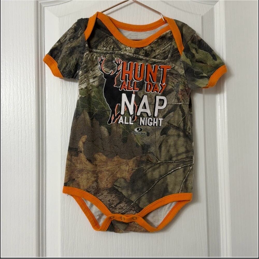 Mossy Oak baby boys' short sleeve camouflage bodysuit snap closure size 18 month